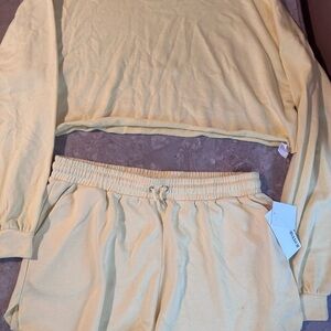 New women crop top and matching shorts